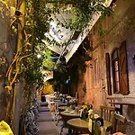 Luna Bed & Breakfast Alacati