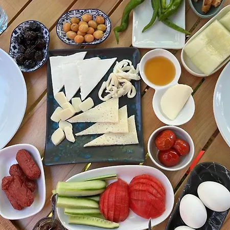 Luna Frühstückspension Alaçatı