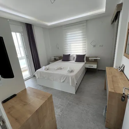 Luna B&B 알라카티