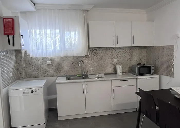 Luna Oda ve Kahvaltı 4*